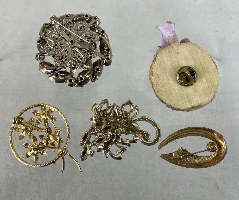 Assortment of Purple Tone Costume Jewelry Including Sarah Coventry - 14