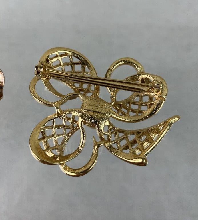 Assortment of Gold-tone Brooches Including Sarah Coventry and Monet - 16
