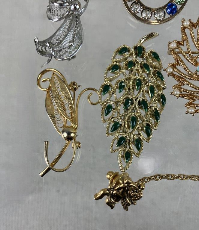 Gold-Tone Costume Brooch Assortment Including Sarah Coventry - 3