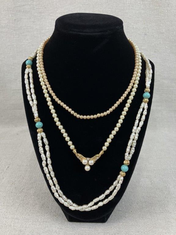 Assorted Vintage Pearl Jewelry Collection - 8