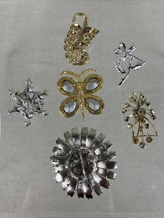 Assortment of Gold and Silver-tone Brooches Including Sarah Coventry - 4