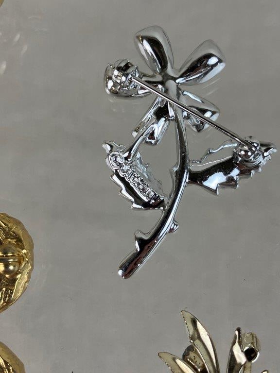 Assortment of Gold and Silver-tone Brooches Including Sarah Coventry - 5