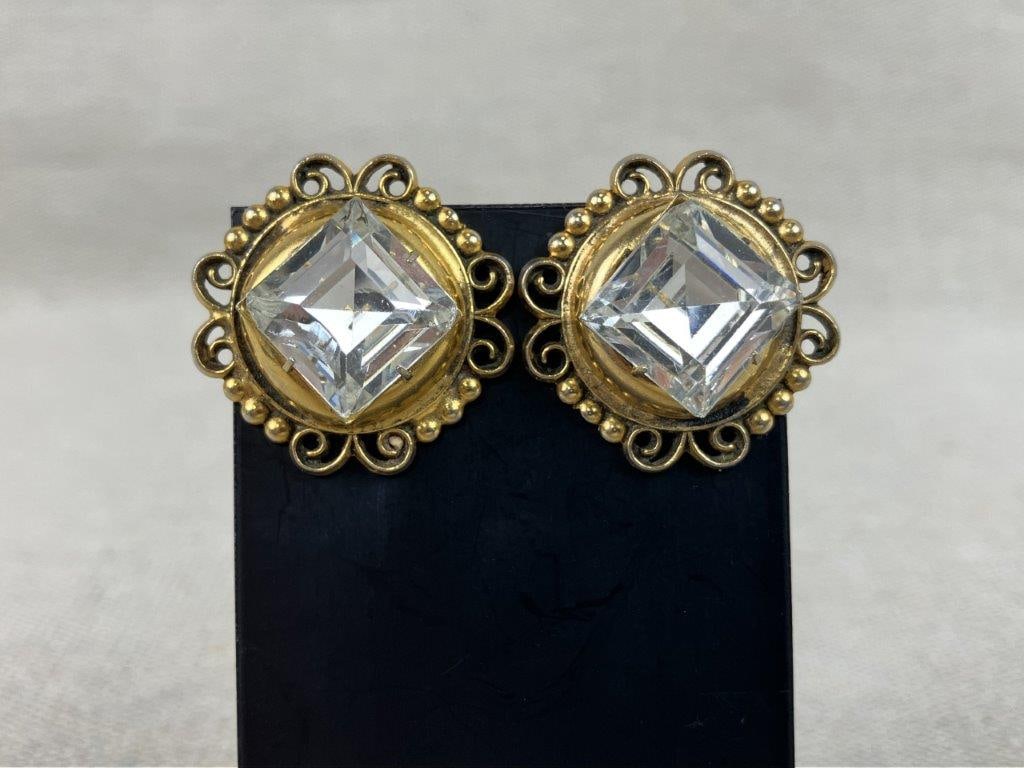 Freirich Victorian Revival Gold-Tone and Rhinestone Clip-On Earrings: This pair of vintage clip-on earrings, crafted by the distinguished costume jewelry brand established by Solomon Freirich, showcases the elaborate mid-century Victorian Revival style for which the mak