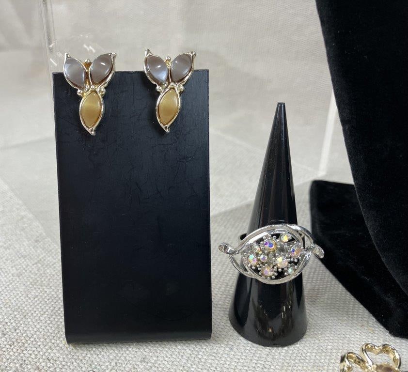 Gold-Tone Costume Jewelry Assortment - 6