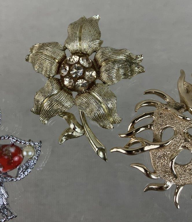 Costume Jewelry Brooch Assortment Including Sarah Coventry - 3