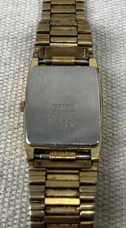 Men's Luxury Wristwatch Assortment Including Bulova and Elgin - 8