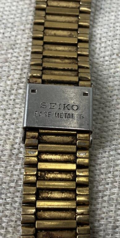 Men's Luxury Wristwatch Assortment Including Bulova and Elgin - 9