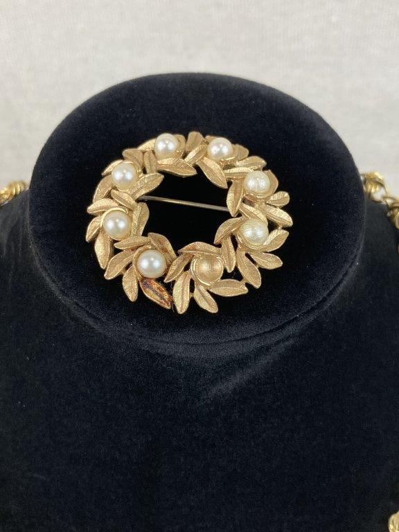 Vintage Jewelry Assortment Including Trifari - 3
