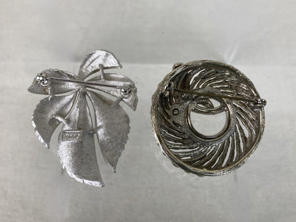 Vintage Jewelry Assortment Including Trifari - 7