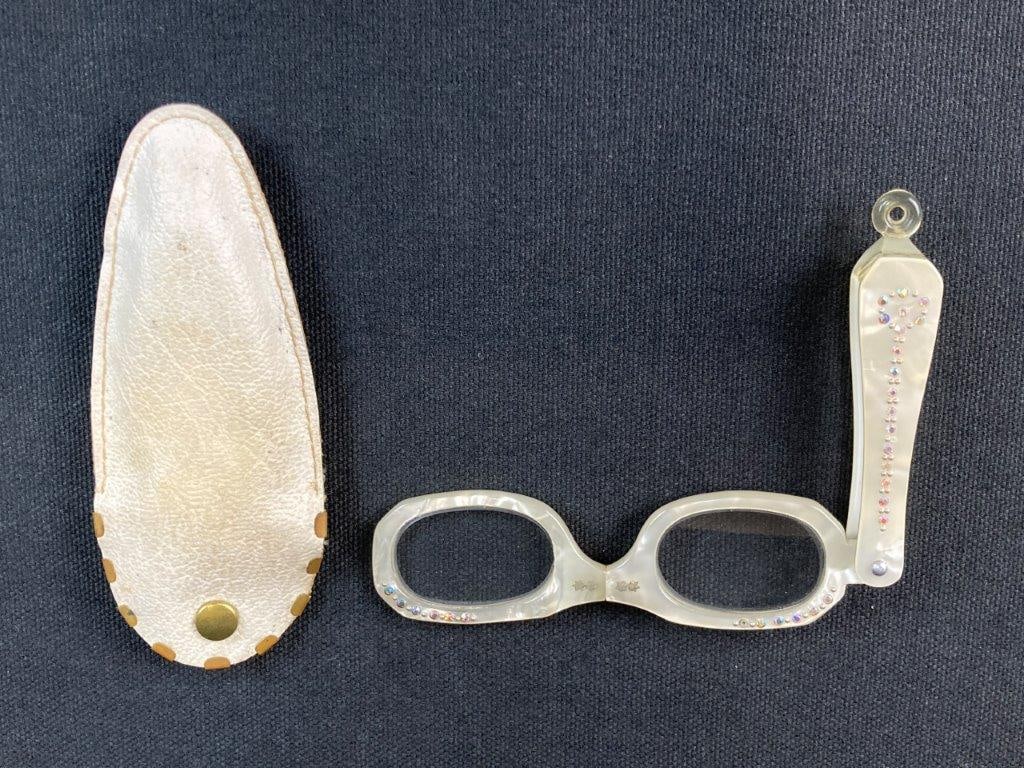 Vintage Lorgnette Reading Glasses (1 of 7)