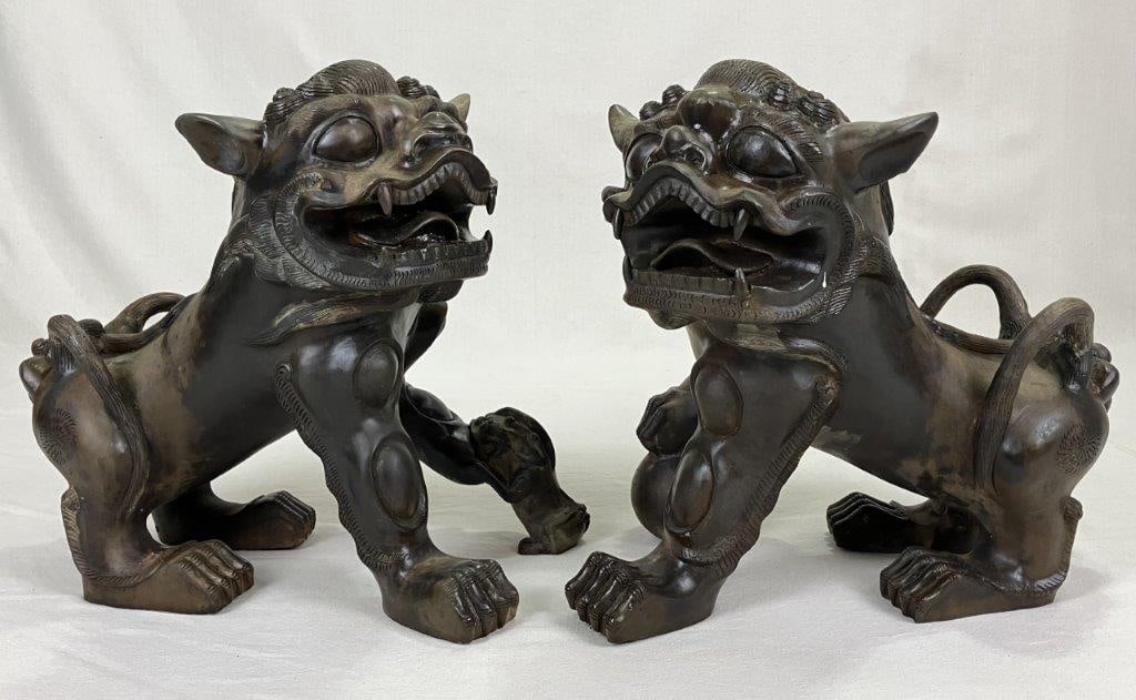Pair of Impressive Bronze Foo Dog (1 of 10)
