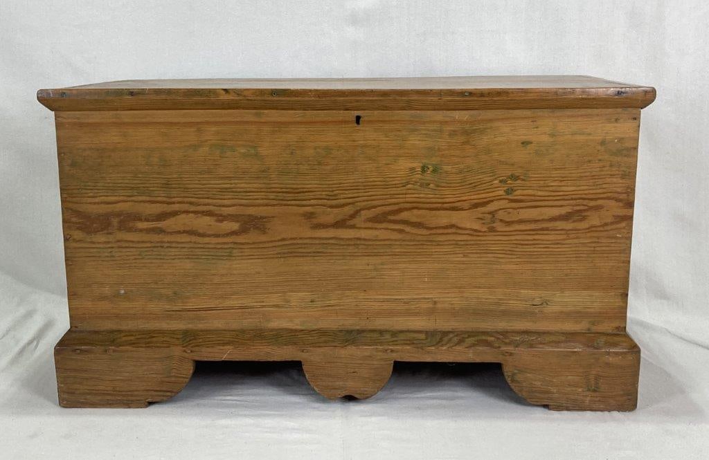 Southern Yellow Pine Blanket Chest (1 of 8)