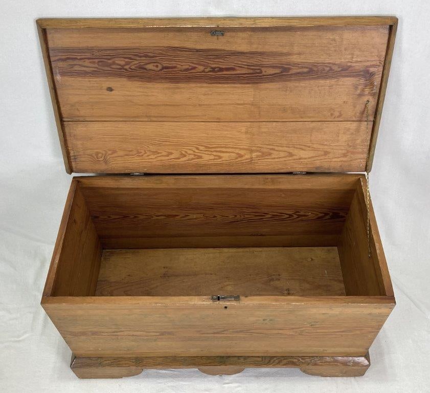 Southern Yellow Pine Blanket Chest - 3