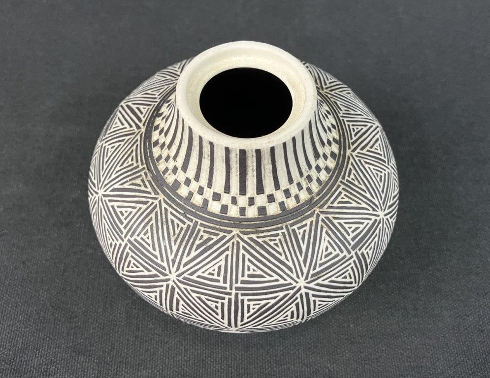 Leslie Thompson Pottery Op Art Vase - 5