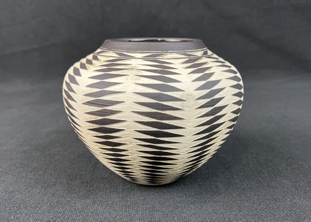 Leslie Thompson Pottery Op Art Vase - 2