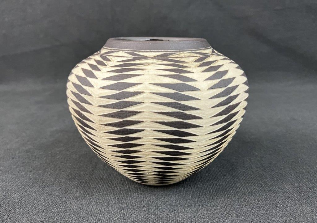 Leslie Thompson Pottery Op Art Vase - 3