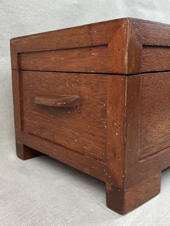Folk Art Carved Cedar Alligator Chest - 6