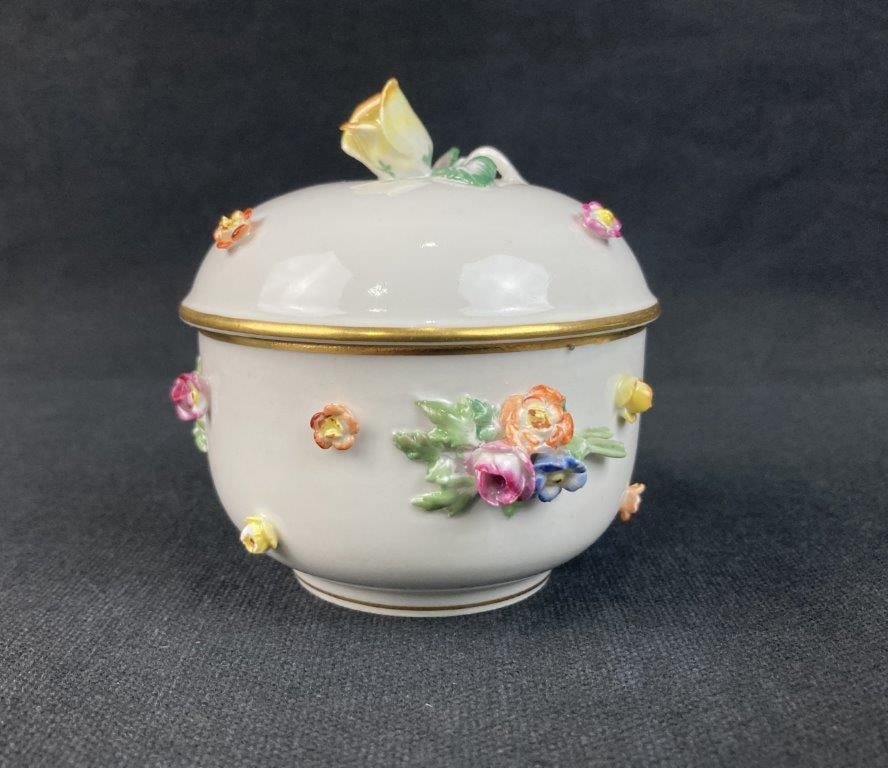 Meissen Porcelain Flower-Decorated Covered Box - 2