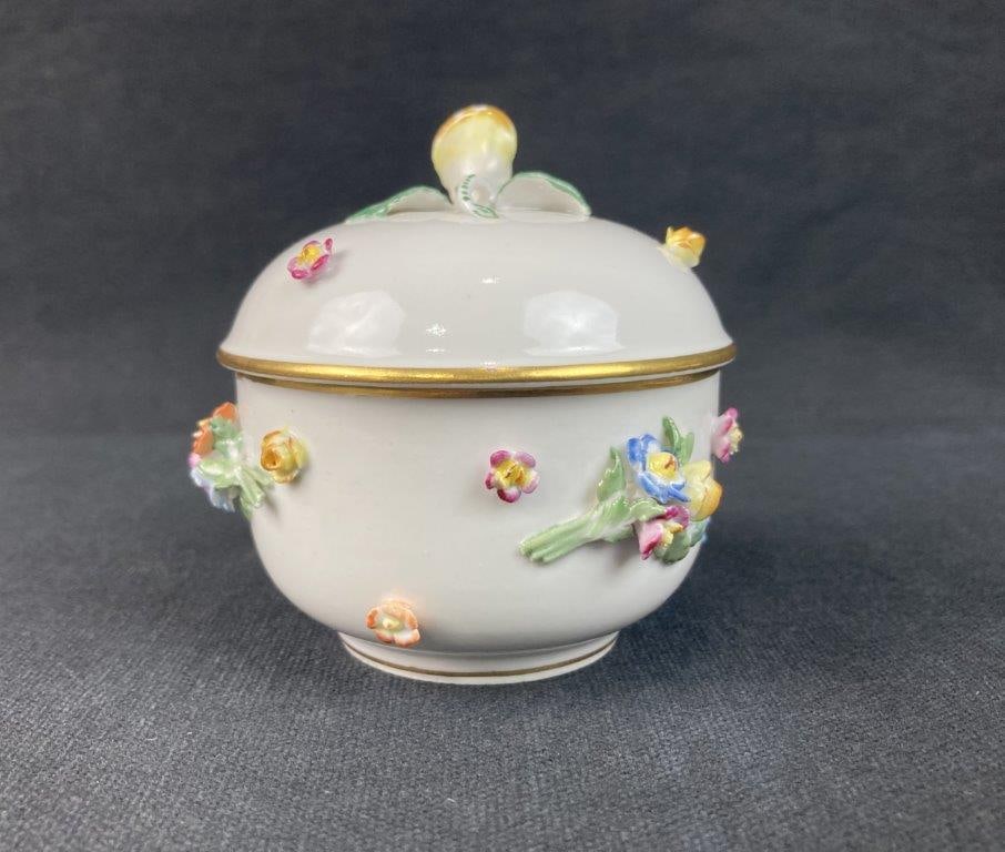 Meissen Porcelain Flower-Decorated Covered Box - 3