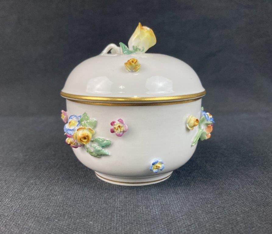 Meissen Porcelain Flower-Decorated Covered Box - 4