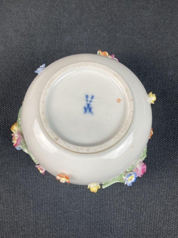 Meissen Porcelain Flower-Decorated Covered Box - 7