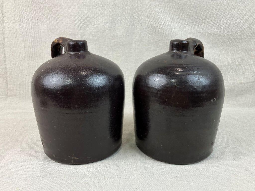 Two Albany Slip Stoneware Jugs (1 of 10)