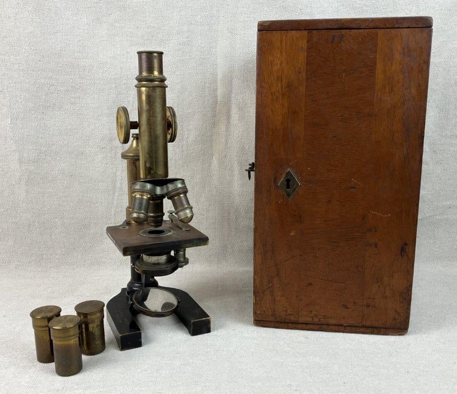 Antique E. Leitz Wetzlar Brass Microscope - 2