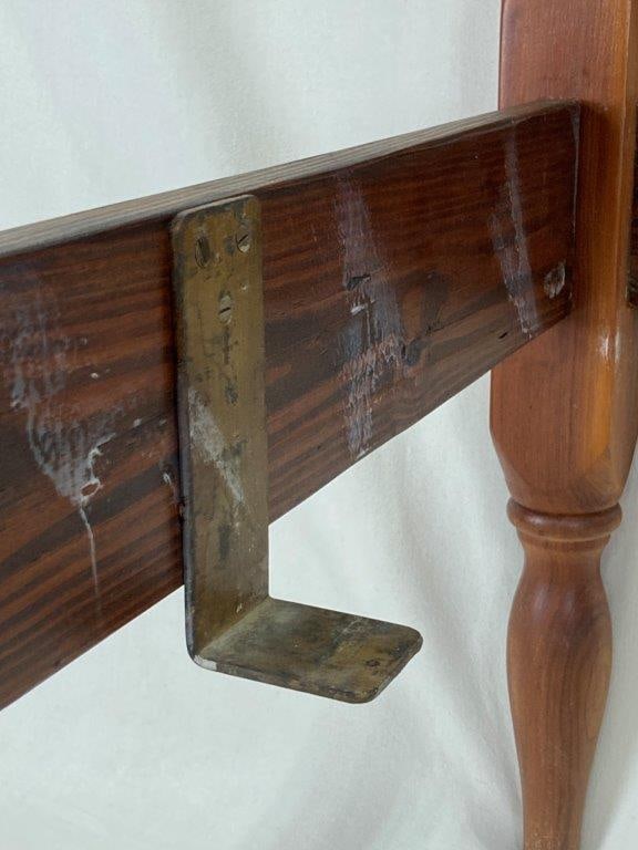 Benchmade Walnut Pencil Bed - 4
