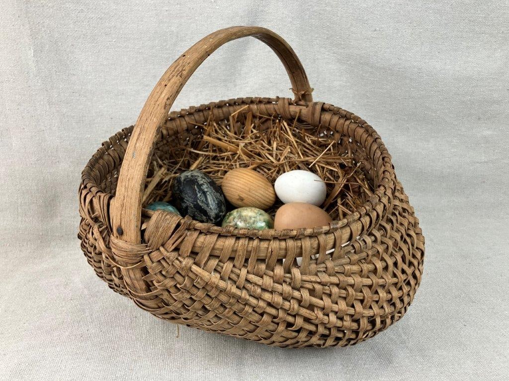 Country Buttocks Basket (1 of 10)
