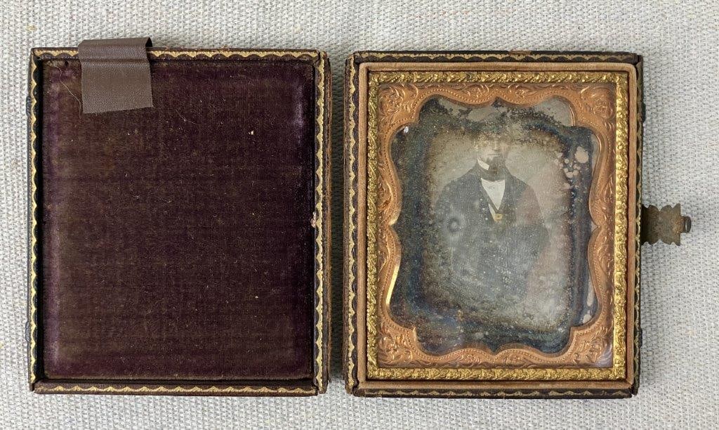 19th Century Portrait Ambrotype - 4