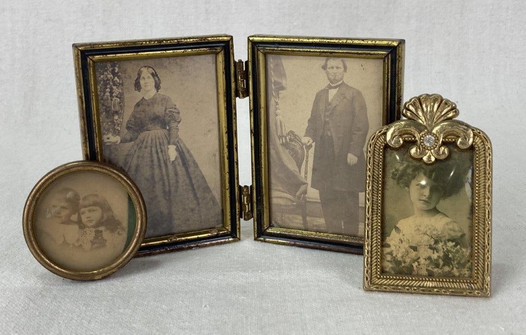 Fernando Dessaur Portraits of Husband and Wife with Other Photographs (1 of 8)