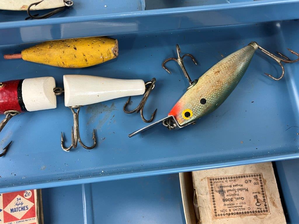 Vintage Blue Metal Tackle Box - 7