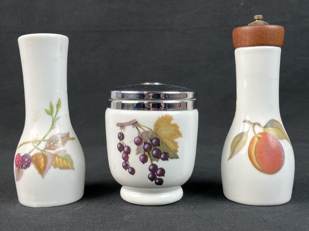 Royal Worcester Evesham Porcelain Dishware - 10