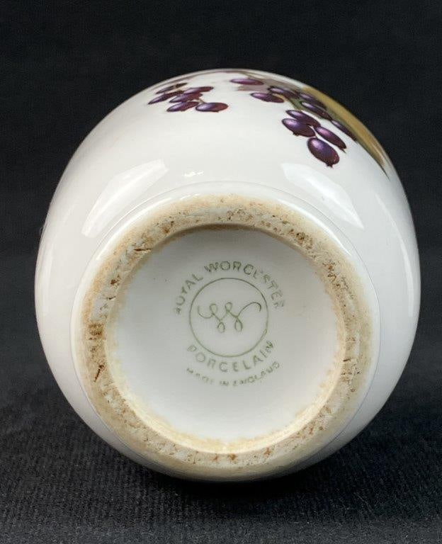 Royal Worcester Evesham Porcelain Dishware - 12