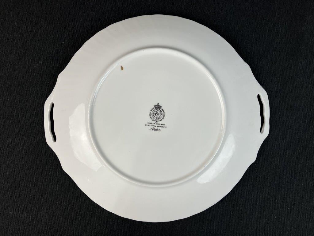 Royal Worcester Evesham Porcelain Dishware - 3