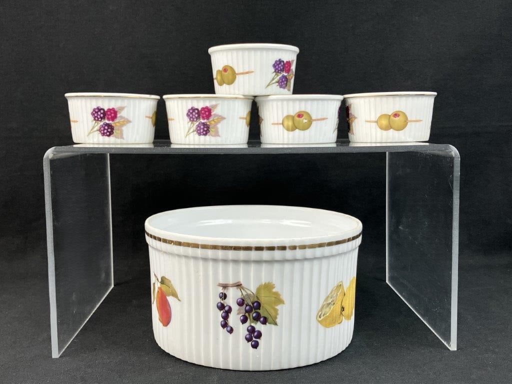 Royal Worcester Evesham Porcelain Dishware - 4