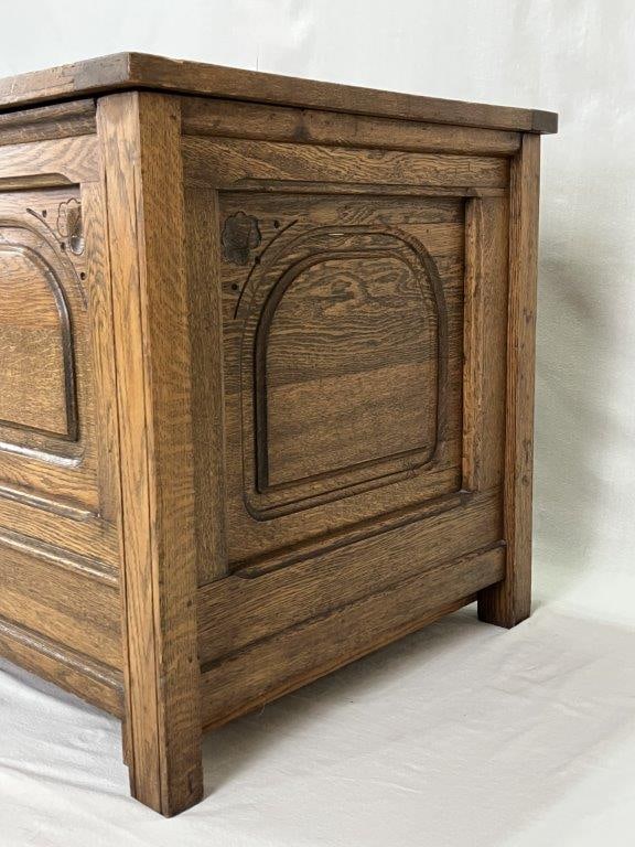 Fine Oak Blanket Chest - 8