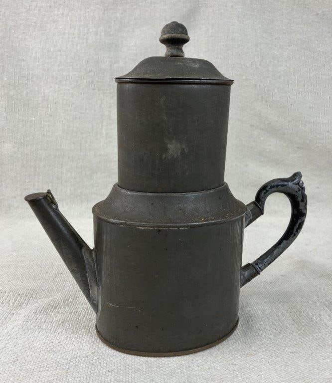 Kreamer Miner's Camp Coffee Pot: Produced between 1873 and 1940 by the renowned American metalware manufacturer A. Kreamer Inc., this exceptional piece of Americana is a classic example of a "miner's camp" or canteen-style coffee pot