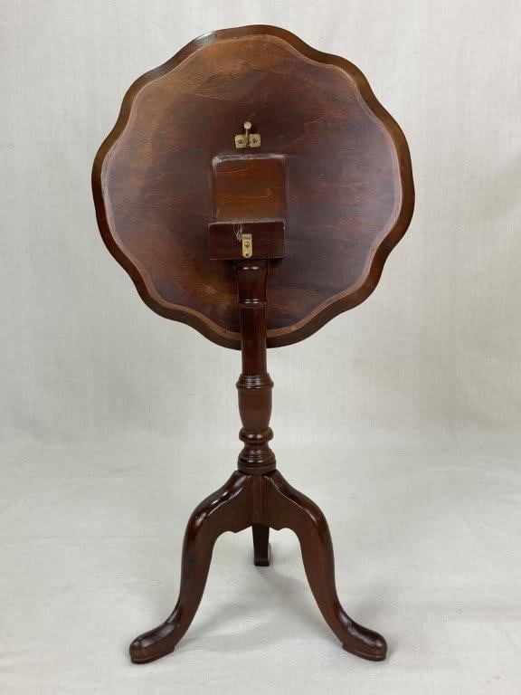 Tilt Top Stand - 2
