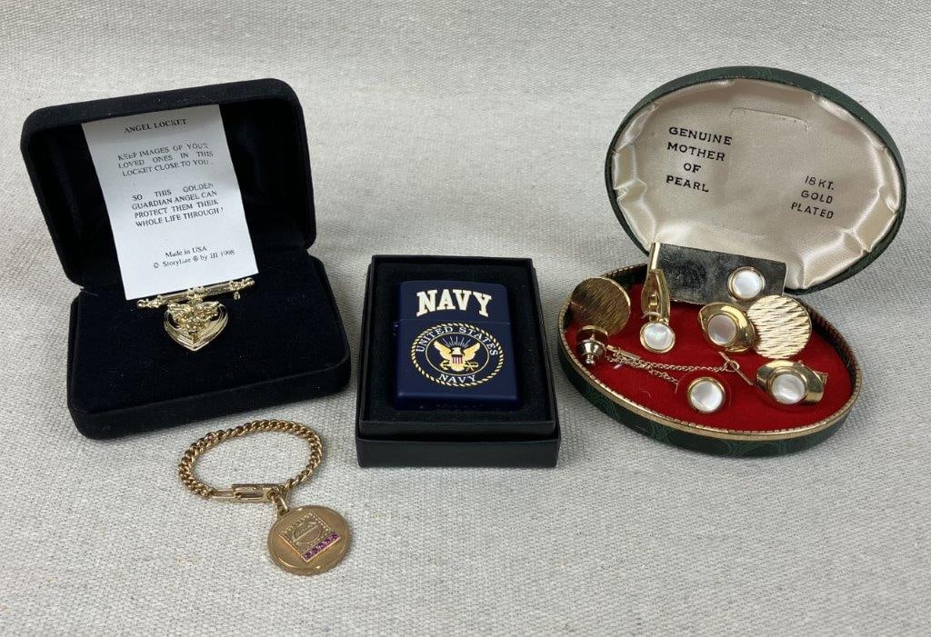 Assortment of Gold-tone Men's Jewelry Accessories (1 of 8)
