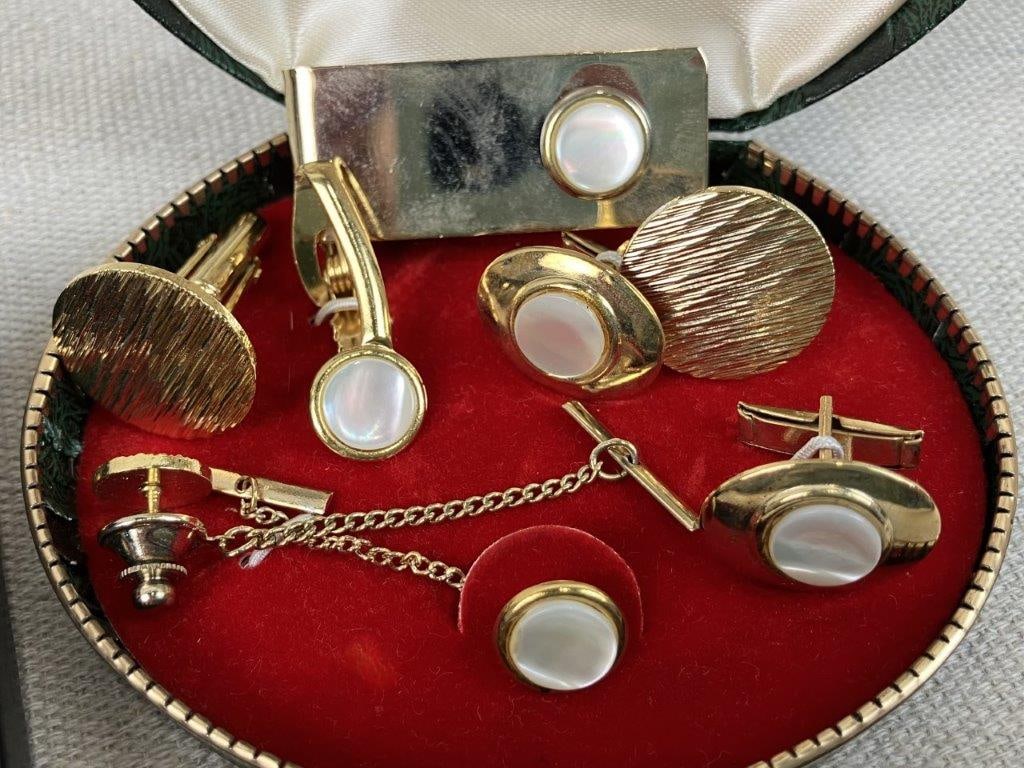 Assortment of Gold-tone Men's Jewelry Accessories - 3