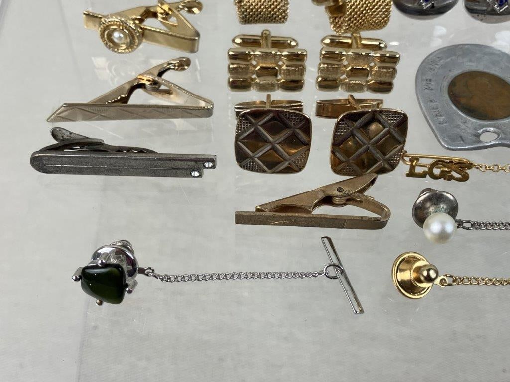 Men’s Vintage Accessory Assortment - 2