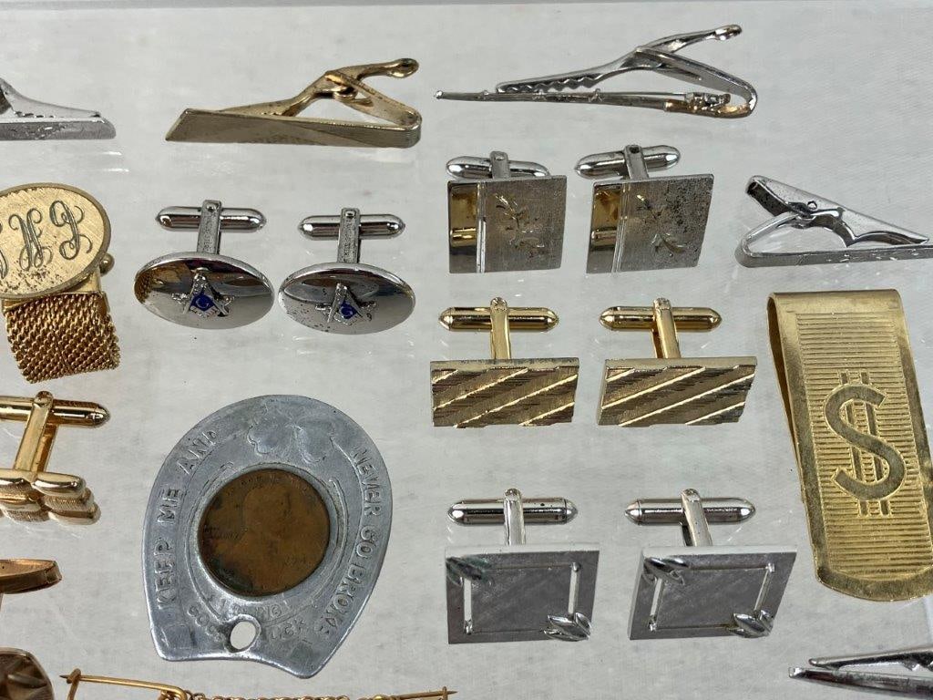 Men’s Vintage Accessory Assortment - 4