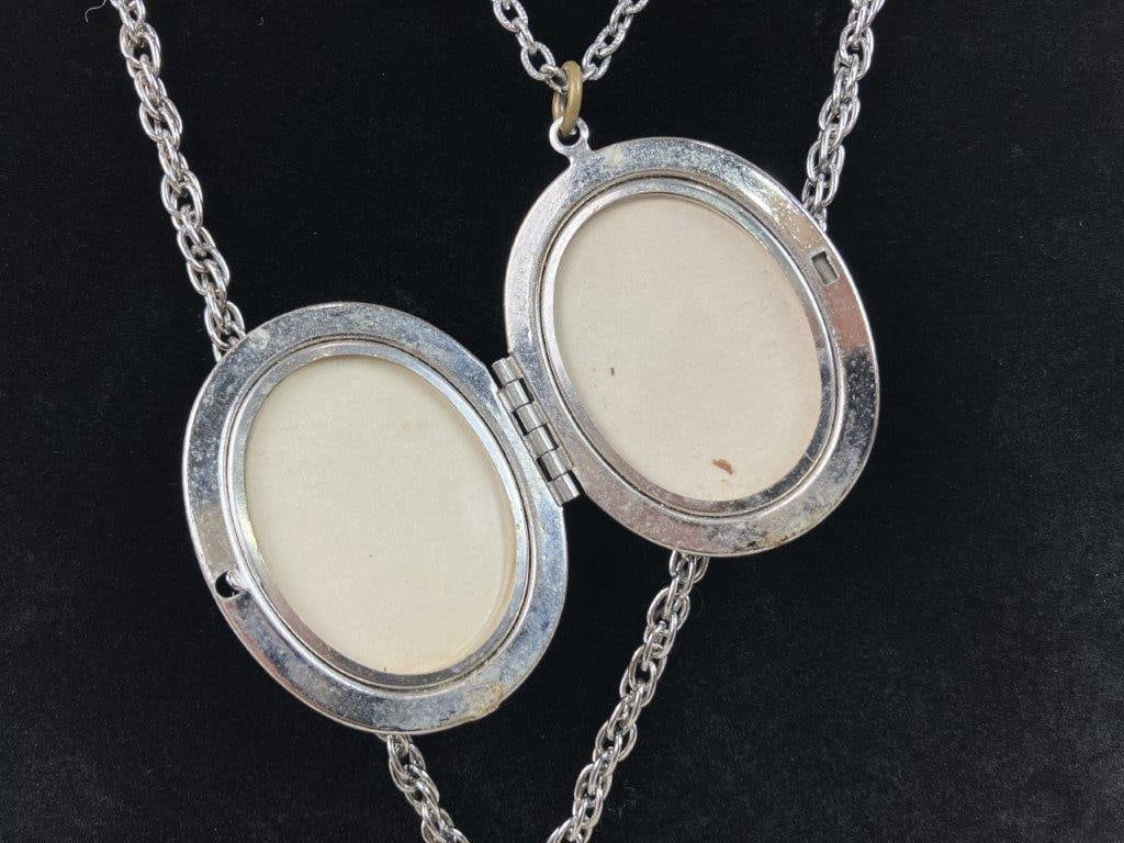 Vintage Jewelry Assortment - 4