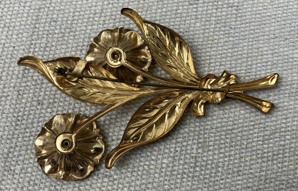 Vintage Jewelry Assortment - 8