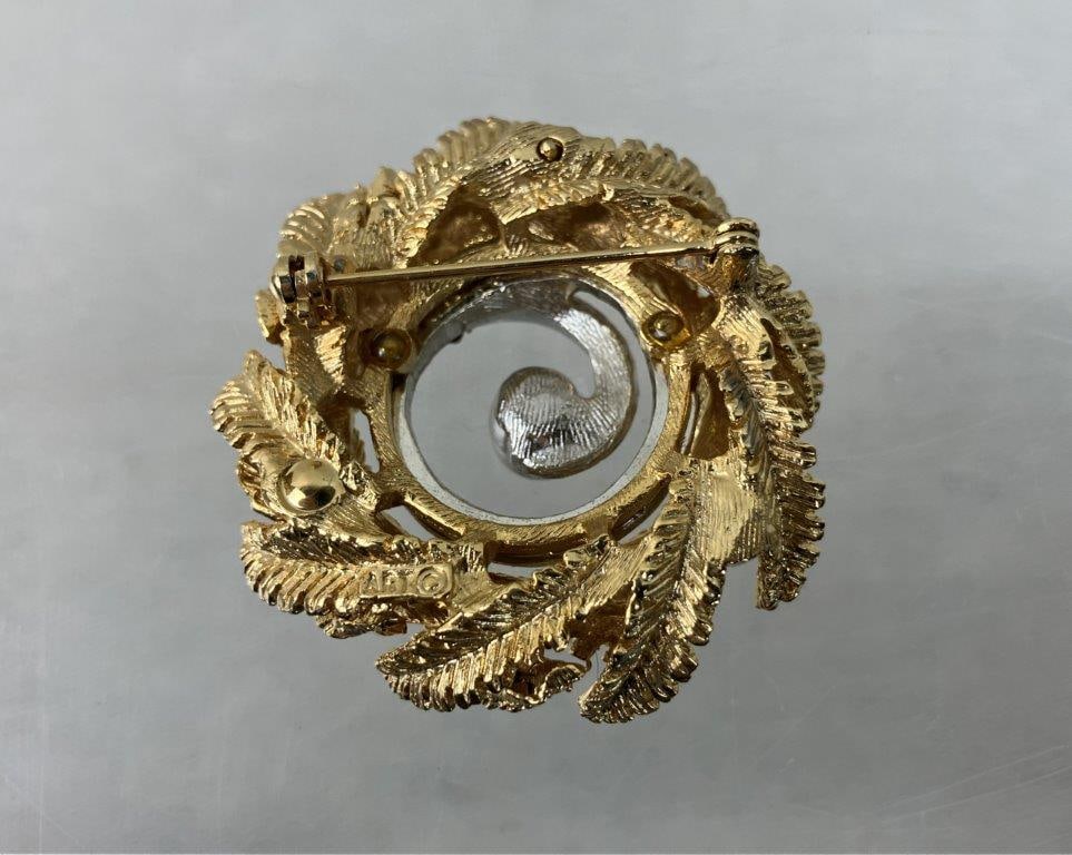 Mode Art Gold-Tone Wreath Jewelry Assortment - 4
