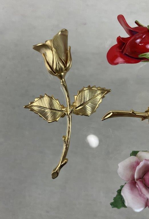 Assortment of Rose Brooches Including Royal Adderley - 5