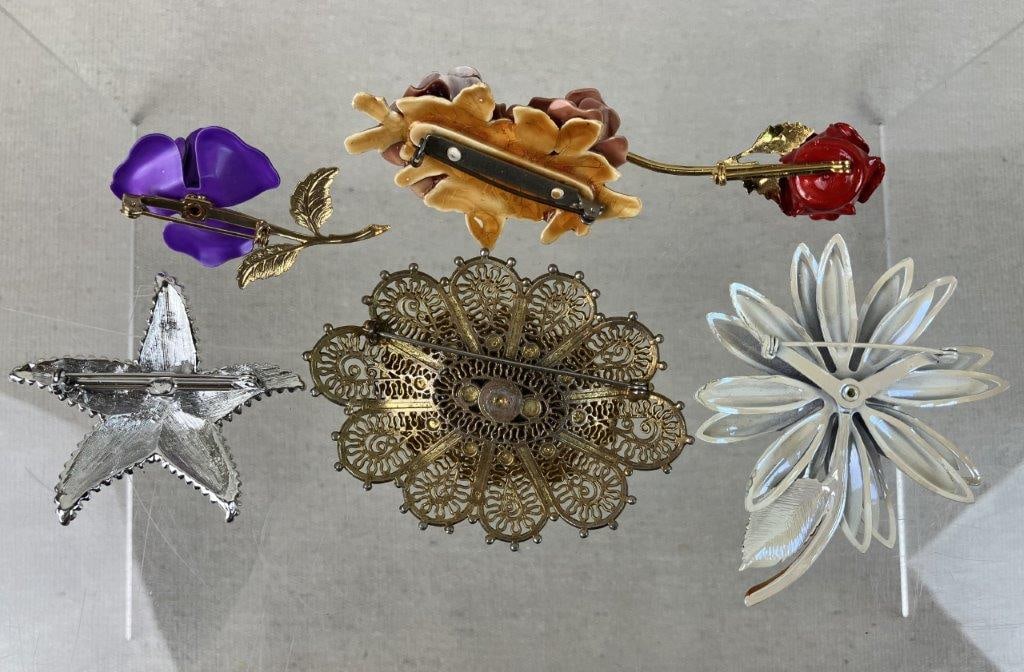 Assortment of Floral Brooches Including Sandor - 5