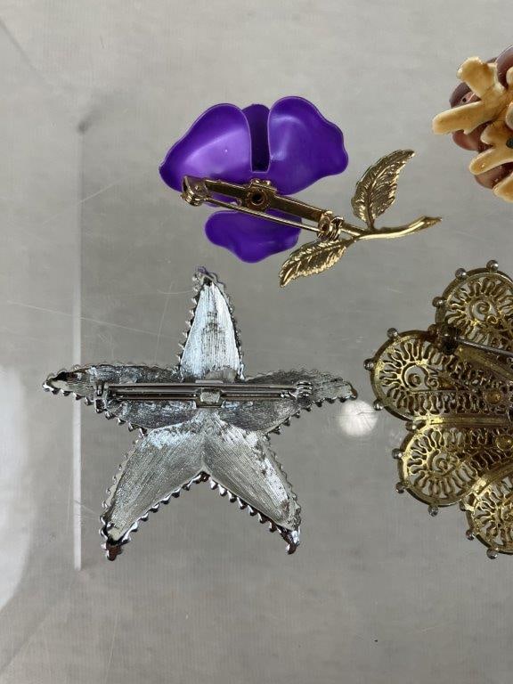 Assortment of Floral Brooches Including Sandor - 6