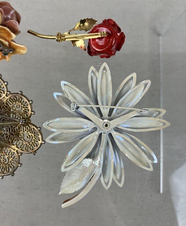 Assortment of Floral Brooches Including Sandor - 8